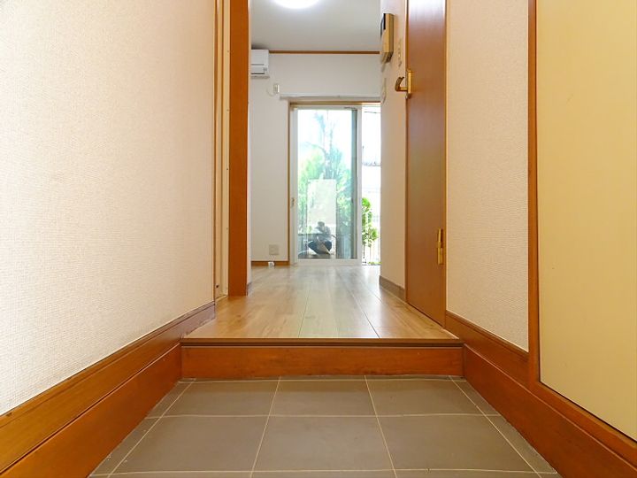 東京都中野区南台4(アパート)の賃貸物件の玄関