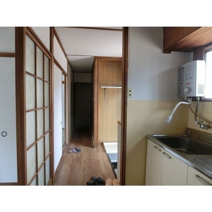 高橋アパートの玄関