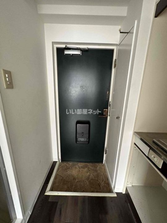 兵庫県明石市中朝霧丘(マンション)の賃貸物件の玄関