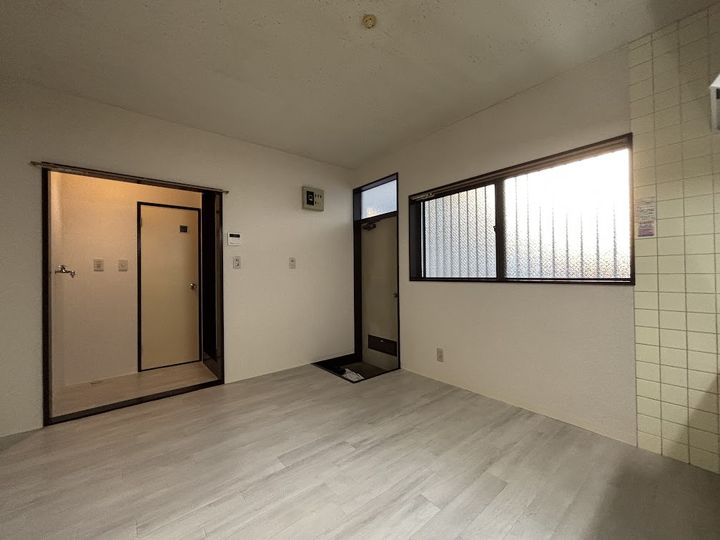 ガーデンハイツ平岡の居間