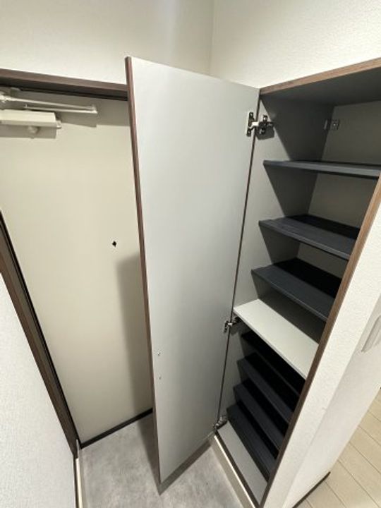 T&F本厚木ビルの玄関