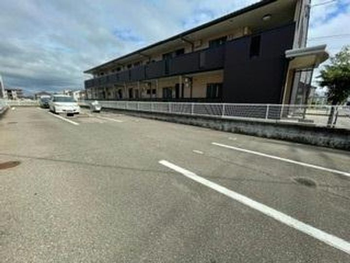 レオパレスシャルム近岡の地図