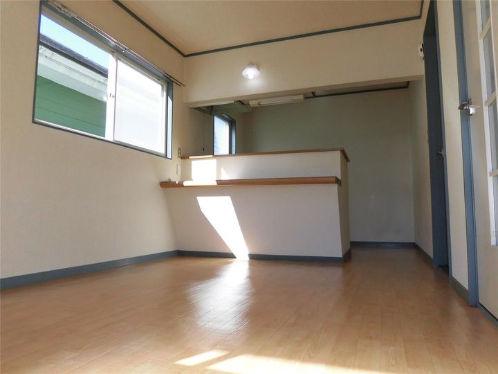ファミールマジェスタ東の居間