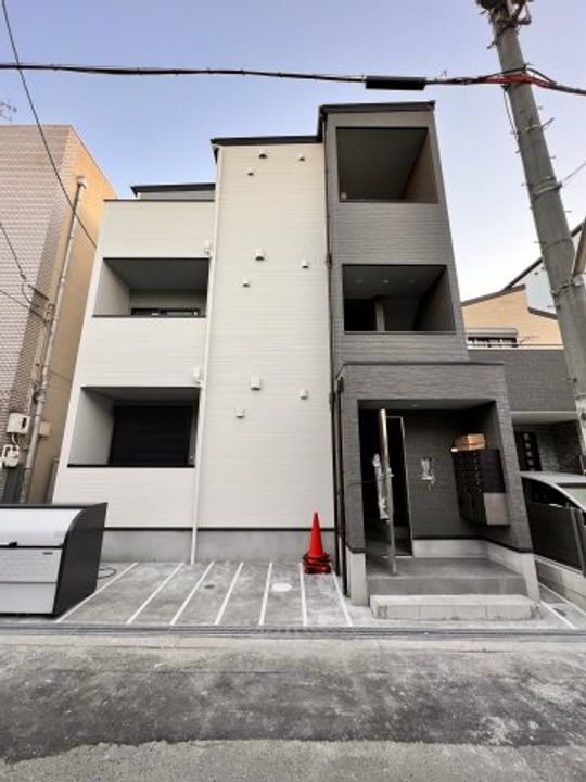 CRASTINE住吉大社の外観