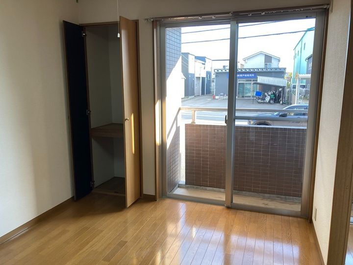 フリーデン駅西の内装