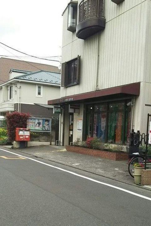 フラット穂留壽の周辺