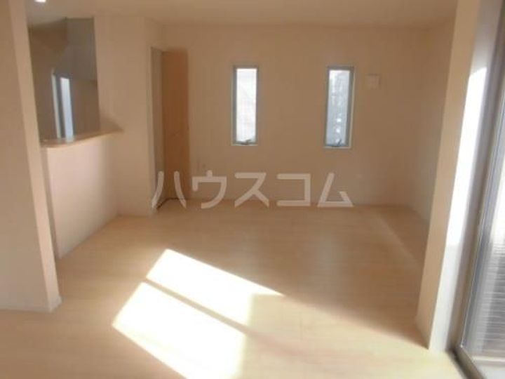神奈川県厚木市山際(一戸建)の賃貸物件の居間