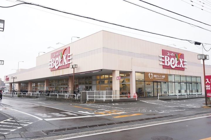 デンテ・ディ・レオーネの周辺