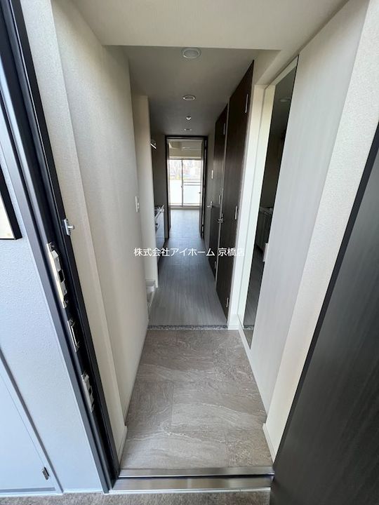 プレサンス桜ノ宮イーサリアルの玄関