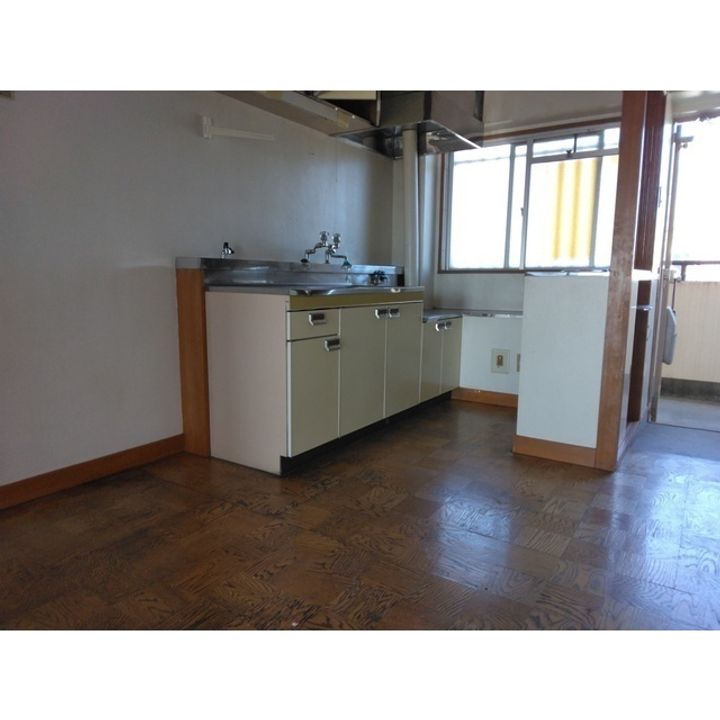 サンハイツ伊勢の居間