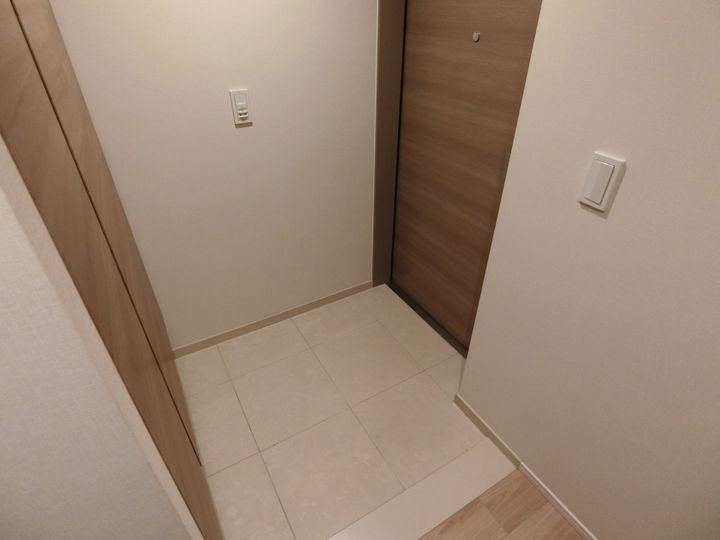 ブランズタワー御堂筋本町の玄関