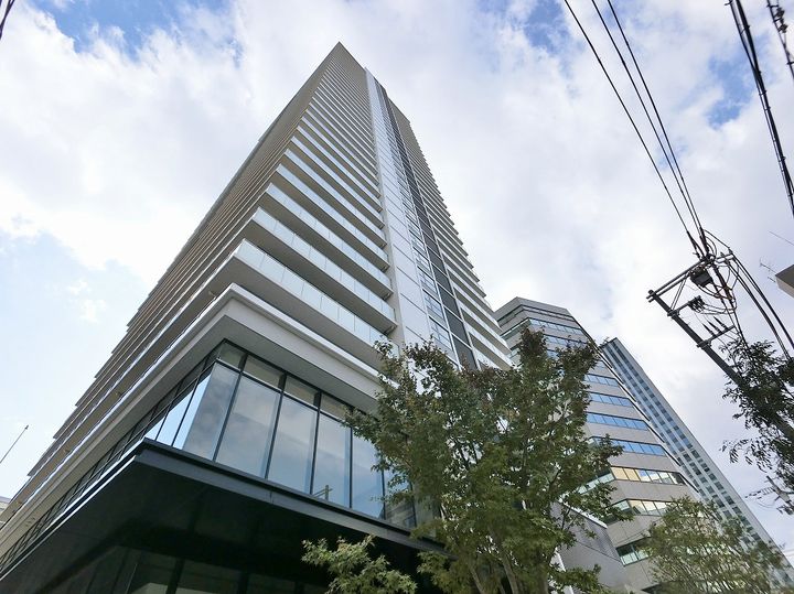 ブランズタワー御堂筋本町の外観