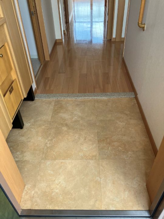 エスポワール本今の玄関