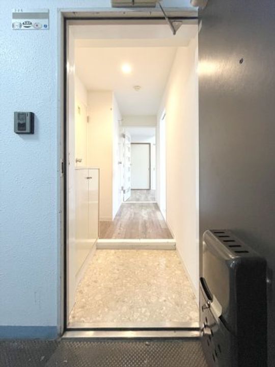ベルエア平塚南原の玄関