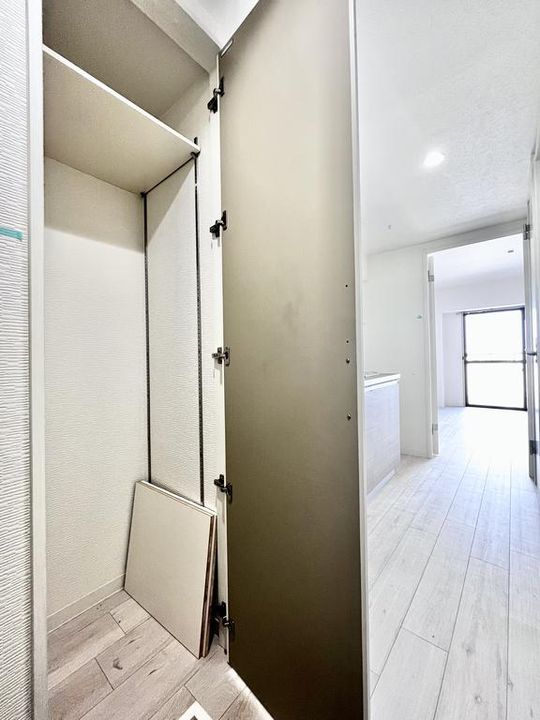 愛知県名古屋市中村区烏森町5(マンション)の賃貸物件の玄関