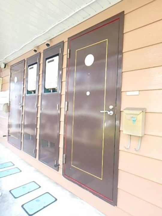 グリーンヒルズWの玄関