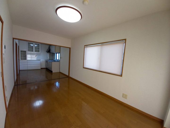 エルヴィエント花北の居間