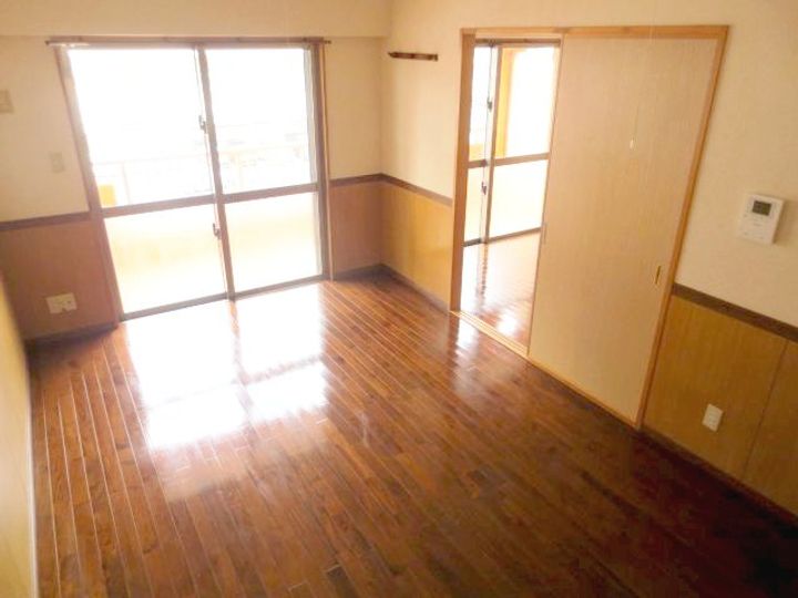 根差部一番館の居間
