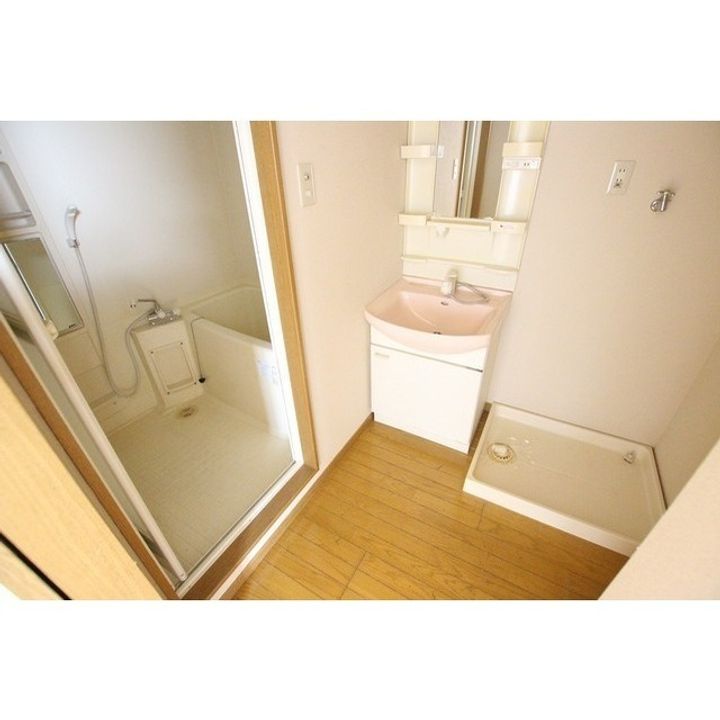 カレント江見の内装