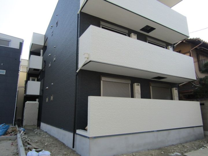 クローバーハイツ鷹合の外観