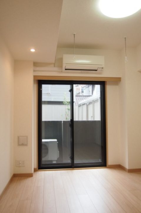 ルーブル仲六郷弐番館の居間