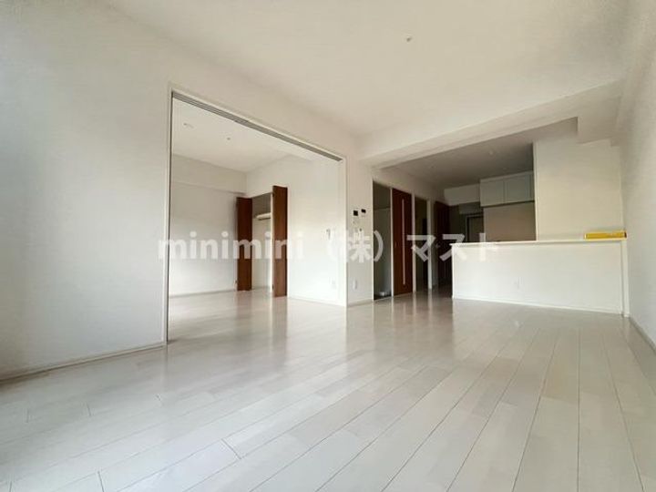 大阪府大阪市浪速区塩草2(マンション)の賃貸物件の居間