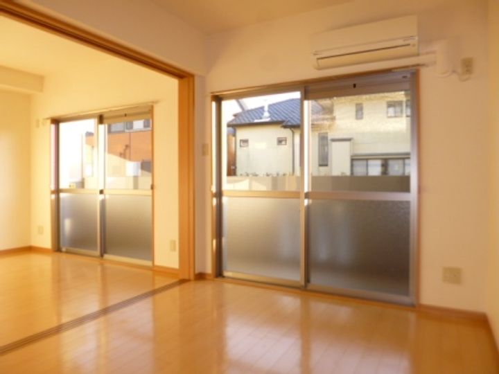 三重県伊勢市二見町山田原(マンション)の賃貸物件の居間