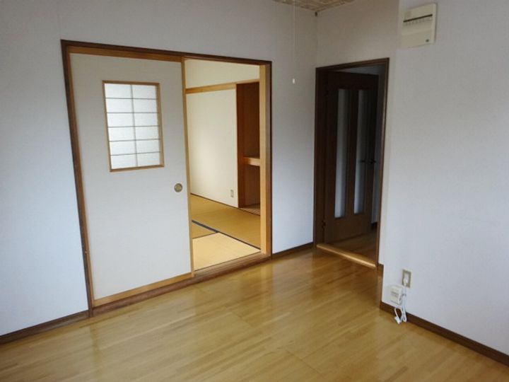メゾン川口Dの居間