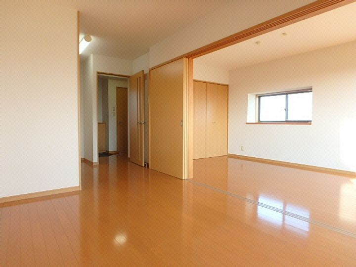 緑川マンションの居間