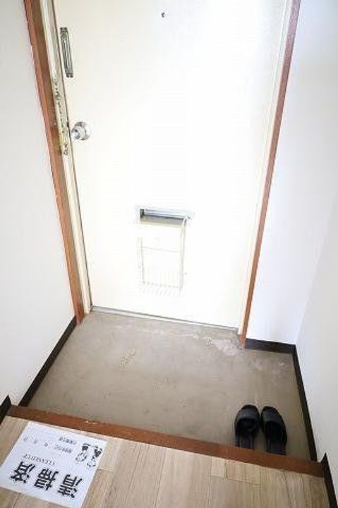 ときわビルの玄関