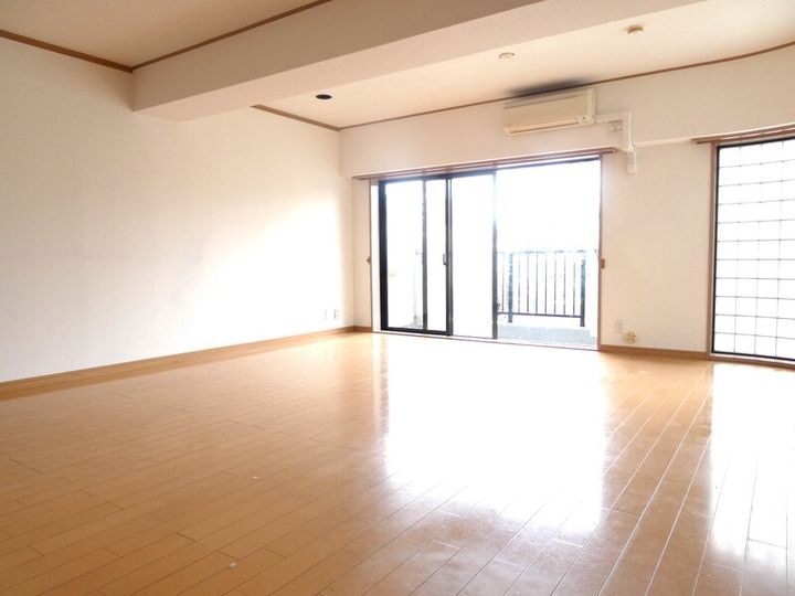 パレ駒場の居間