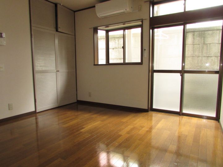 ハイム芳美の居間