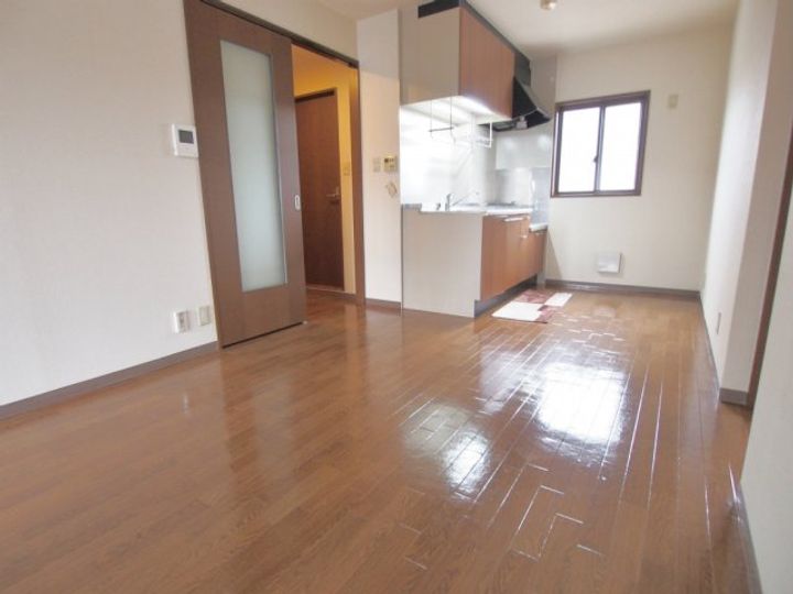 ヴィラージュ帆立  A棟の居間