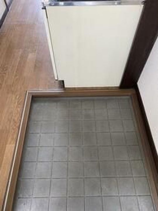 ハイツ長寿Aの玄関