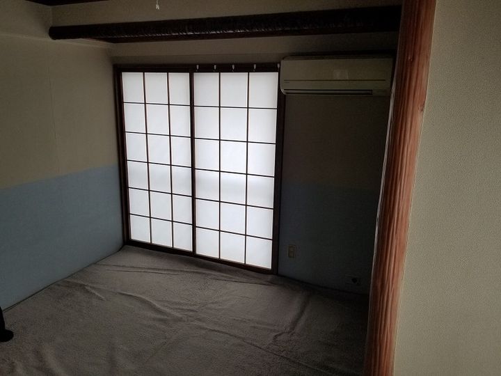 木貞ビルの居間