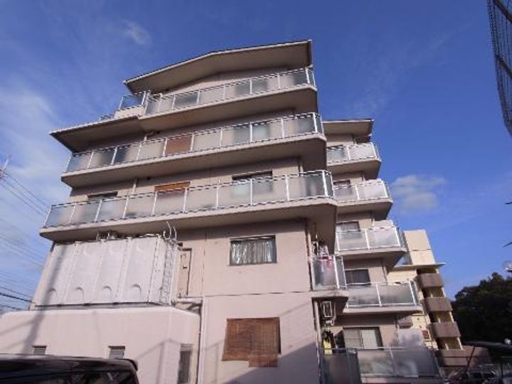峰塚マンションの外観