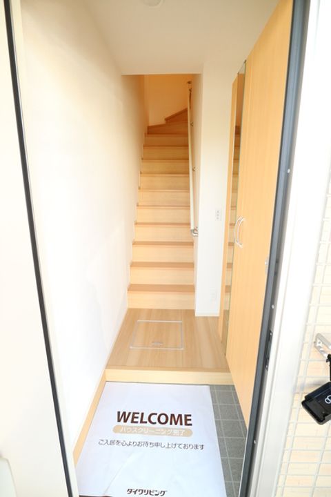 岡山県倉敷市西富井(アパート)の賃貸物件の玄関