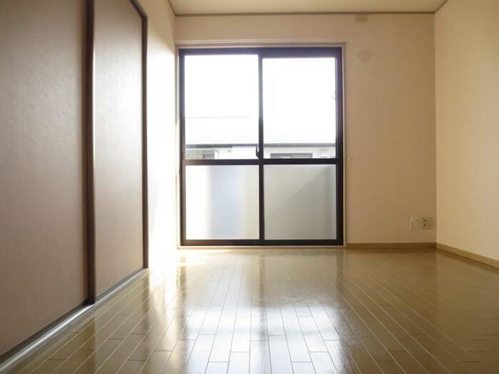 ファミール小春の里の居間
