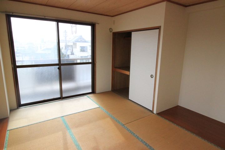 リバーサイド蘭の居間