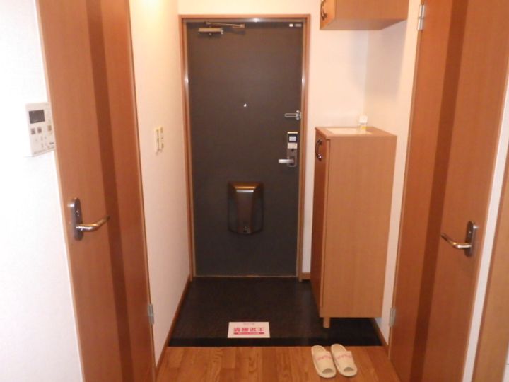 東京都足立区加賀2(マンション)の賃貸物件の玄関