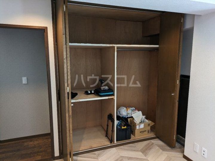 エスト一ツ橋の内装