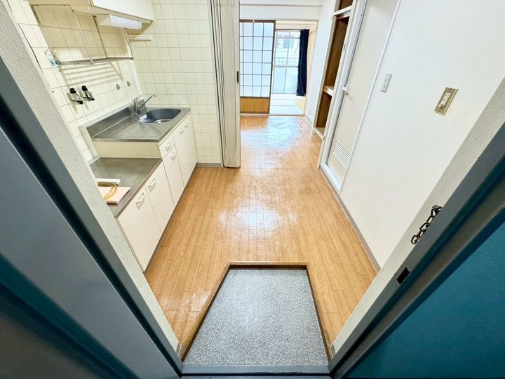 LBアパートあびこの玄関