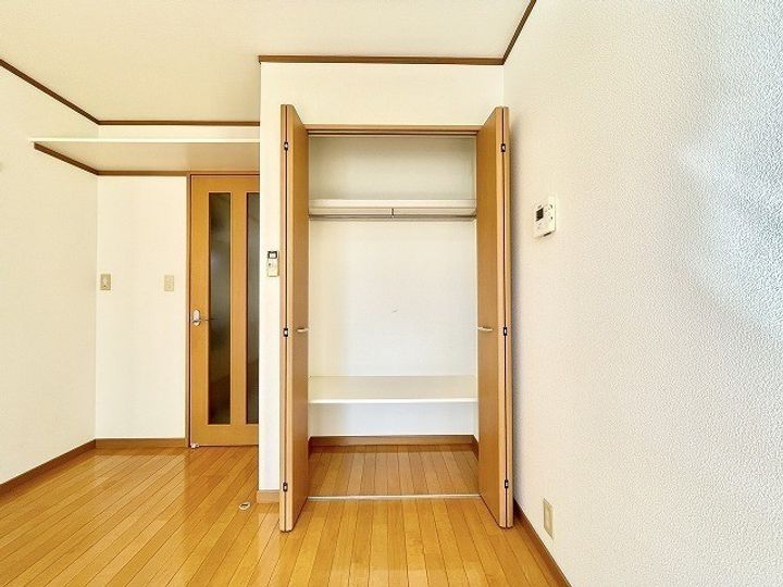 プラムの森の内装
