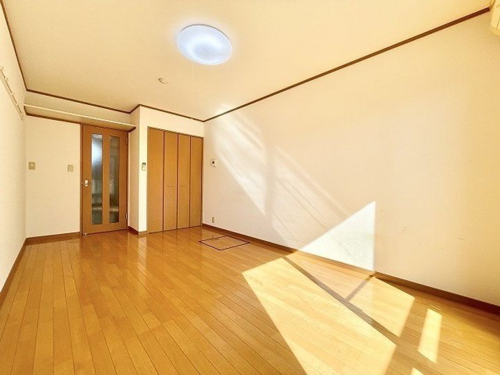 プラムの森の居間
