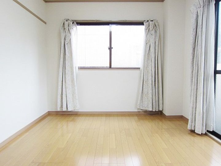 埼玉県川口市中青木1(マンション)の賃貸物件の居間