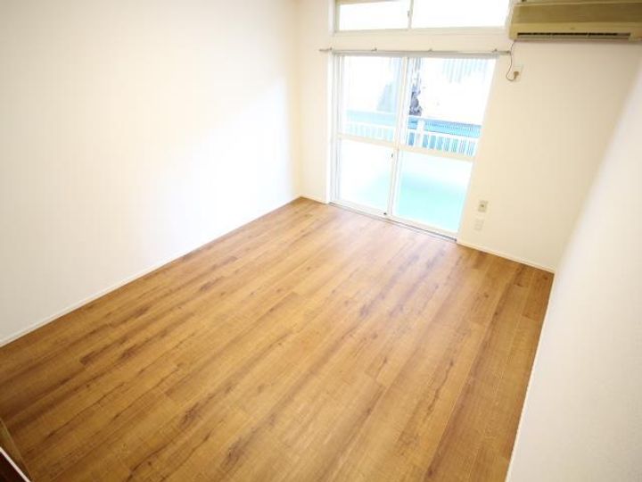 リエス柏・西の居間