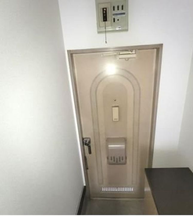 メゾン積和の玄関