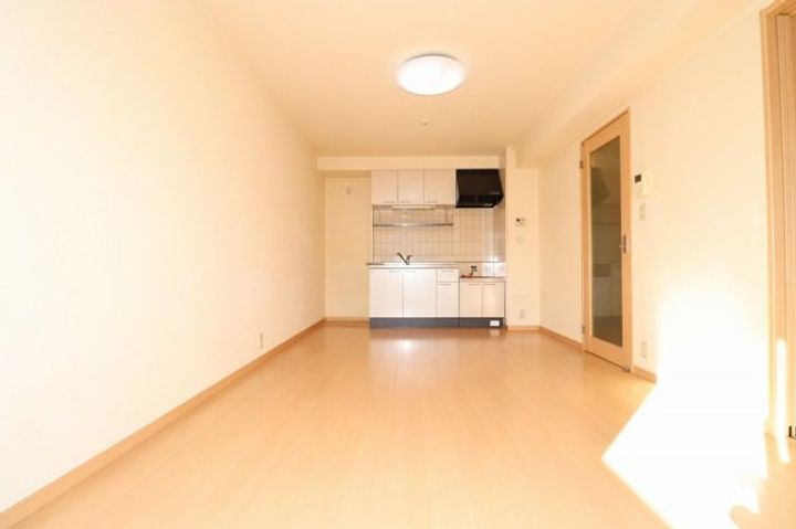 高知県高知市二葉町(マンション)の賃貸物件の居間