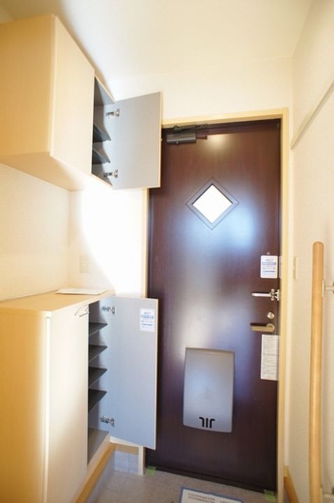 群馬県前橋市南町2(アパート)の賃貸物件の玄関