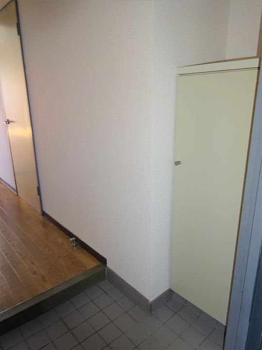 プレステージみどり野の玄関